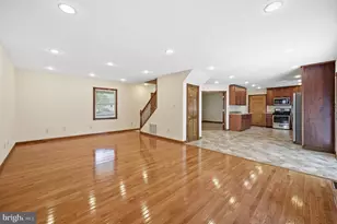 8905 Tudor Ln, Manassas, VA 20110 - Photo 10