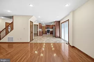 8905 Tudor Ln, Manassas, VA 20110 - Photo 12