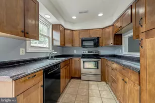 8593 Burlington Ct, Manassas, VA 20110 - Photo 10