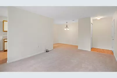 9555 Battery Heights Boulevard #203, Manassas, VA 20110 - Photo 6