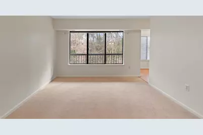 9555 Battery Heights Boulevard #203, Manassas, VA 20110 - Photo 4