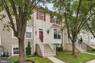 10278 Butternut Cir, Manassas, VA 20110 - Photo 2