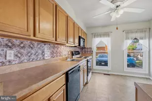9198 Laurelwood Ct, Manassas, VA 20110 - Photo 6