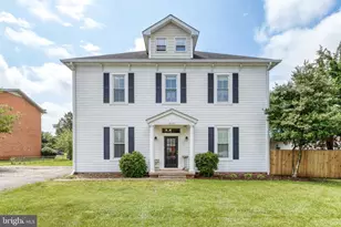 8753 Signal Hill Rd, Manassas, VA 20110 - Photo 2