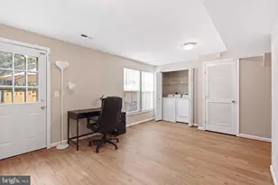 9118 Verbena Ct, Manassas, VA 20110 - Photo 6