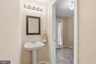 9118 Verbena Ct, Manassas, VA 20110 - Photo 4