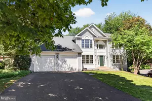 10202 Daylily Ct, Manassas, VA 20110 - Photo 2