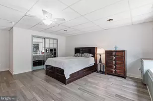 10221 Foxborough Ct, Manassas, VA 20110 - Photo 6