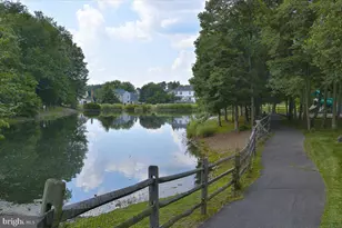 9204 Acer Ln, Manassas, VA 20110 - Photo 2