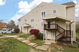 9422 Scarlet Oak Dr, Manassas, VA 20110 - Photo 2