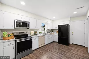9254 Garnet Ct, Manassas, VA 20110 - Photo 10