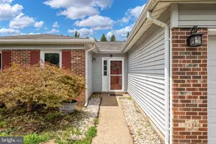 9254 Garnet Ct, Manassas, VA 20110 - Photo 2
