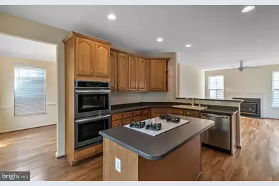 8218 Warfield Street, Manassas, VA 20110 - Photo 16