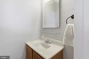 8731 Deblanc Pl, Manassas, VA 20110 - Photo 18