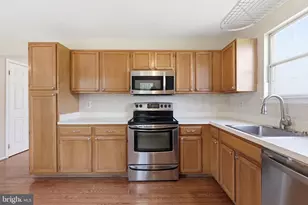 8731 Deblanc Pl, Manassas, VA 20110 - Photo 12