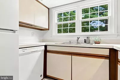 9220 Caspian Way #201, Manassas, VA 20110 - Photo 12