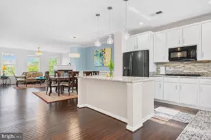 10254 Whitworth Ln, Manassas, VA 20110 - Photo 8