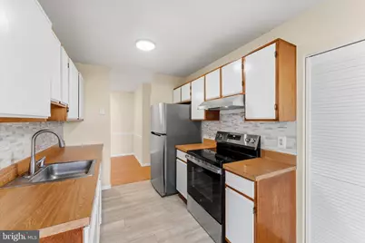 8383 Buttress Lane #302, Manassas, VA 20110 - Photo 6