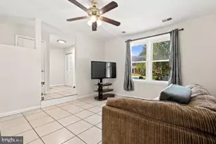 9035 Bonham Cir, Manassas, VA 20110 - Photo 12