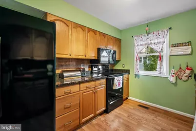8519 Piney Point Court, Manassas, VA 20110 - Photo 10