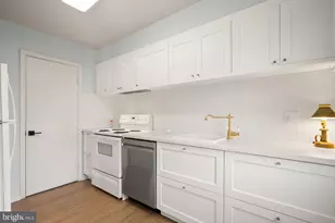 8409 Oakgrove Ct, Manassas, VA 20110 - Photo 12