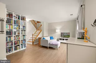 8409 Oakgrove Ct, Manassas, VA 20110 - Photo 4