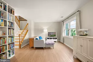 8409 Oakgrove Ct, Manassas, VA 20110 - Photo 6