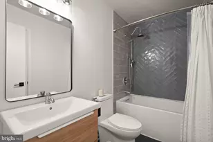 8409 Oakgrove Ct, Manassas, VA 20110 - Photo 30