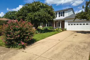 10028 Elderberry Ct, Manassas, VA 20110 - Photo 2