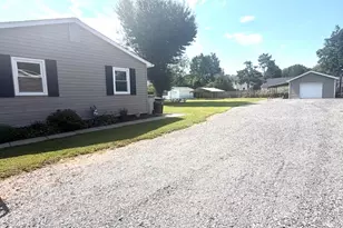 10112 S Grant Ave, Manassas, VA 20110 - Photo 2
