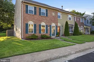 8650 Point of Woods Dr, Manassas, VA 20110 - Photo 4