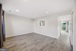8650 Point of Woods Dr, Manassas, VA 20110 - Photo 8