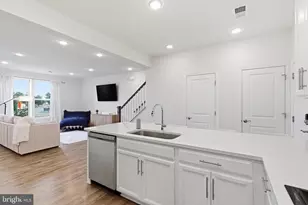 10308 Ratcliffe Trl, Manassas, VA 20110 - Photo 2