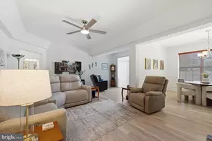 9202 Charleston Dr, Manassas, VA 20110 - Photo 2
