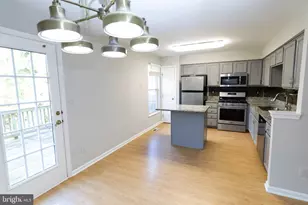 10327 O'Connell Ct, Manassas, VA 20110 - Photo 2