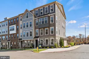 1108B Dabney Dr, Manassas Park, VA 20111 - Photo 2