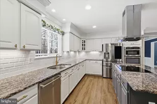 9212 Zachary Ct, Manassas Park, VA 20111 - Photo 14