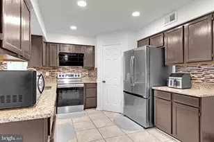 9242 Jessica Dr, Manassas Park, VA 20111 - Photo 10