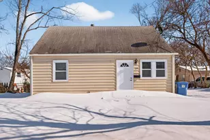 156 Manassas Dr, Manassas Park, VA 20111 - Photo 1