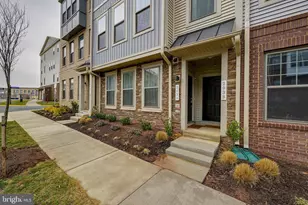 203 Park Central Ter, Manassas Park, VA 20111 - Photo 2