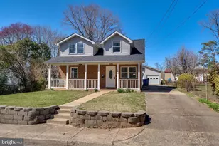 104 Morton Ct, Manassas Park, VA 20111 - Photo 2