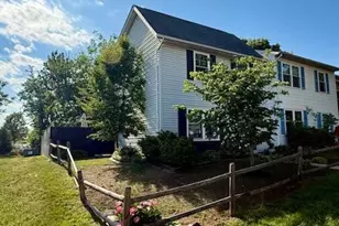 8668 Woodhue Ct, Manassas Park, VA 20111 - Photo 2