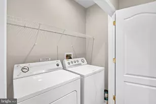 9724 Holmes Pl, Manassas Park, VA 20111 - Photo 38