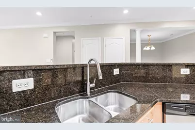 9724 Holmes Place #UNIT 302, Manassas Park, VA 20111 - Photo 4