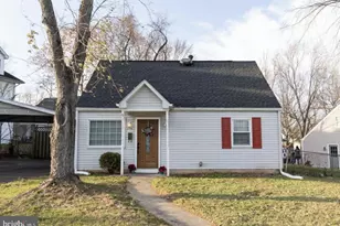 296 Manassas Dr, Manassas Park, VA 20111 - Photo 1