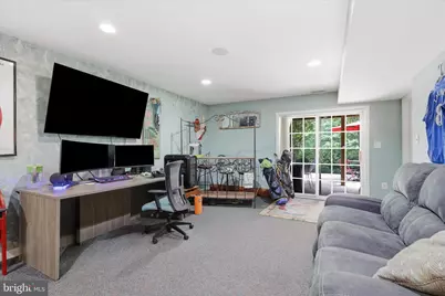 9411 Primrose Lane, Manassas Park, VA 20111 - Photo 32