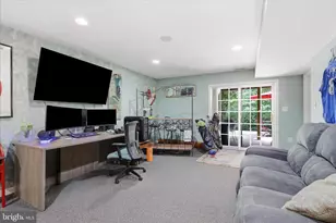 9411 Primrose Ln, Manassas Park, VA 20111 - Photo 32