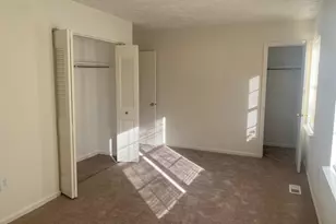 8637 Cartwright Ct, Manassas Park, VA 20111 - Photo 12