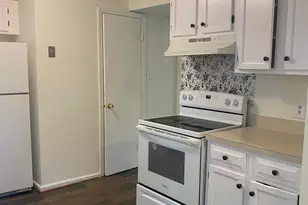 8637 Cartwright Ct, Manassas Park, VA 20111 - Photo 8