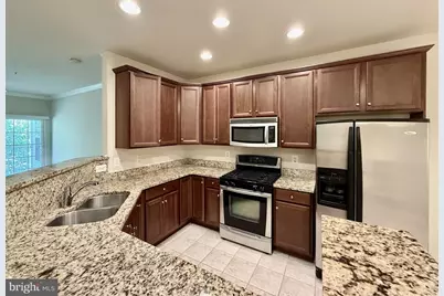 9720 Holmes Place #403, Manassas Park, VA 20111 - Photo 2